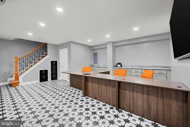 Photo - 2400 Annapolis Rd