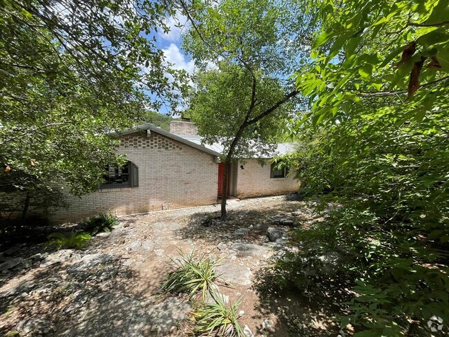 Building Photo - 720 Yaupon Valley Rd Rental