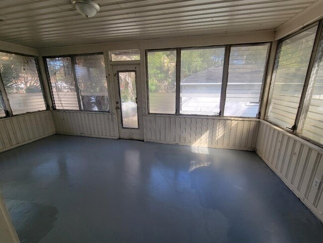 Photo - 7223 N Pearl St