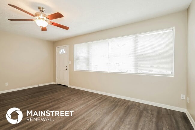 Photo - 3713 Hoover Ln