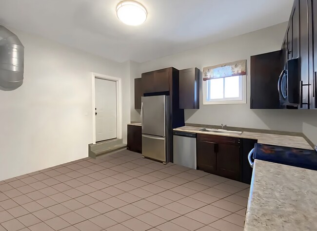 Photo - 7055 N Clark St Unit 2