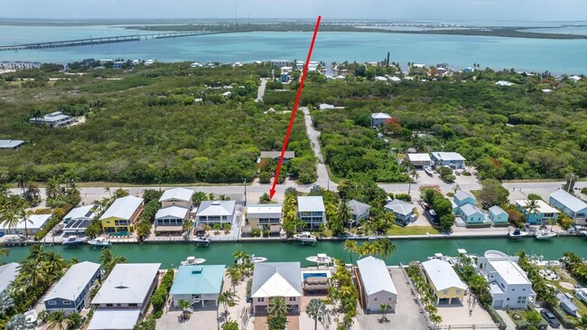 Photo - 596 W Shore Dr
