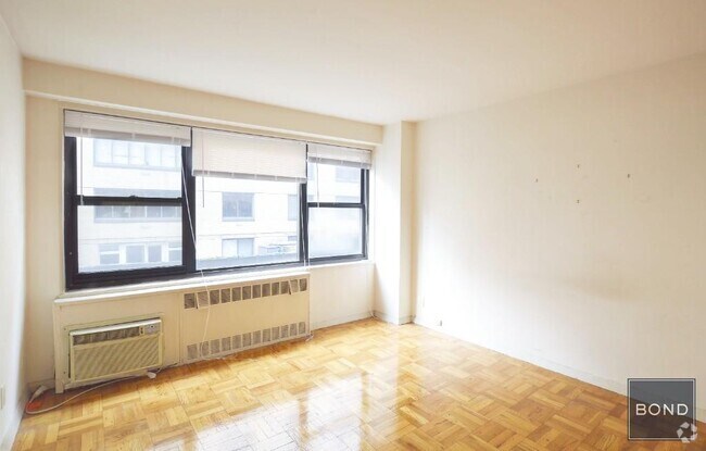 Building Photo - 340 E 74th St Unit 2j Rental