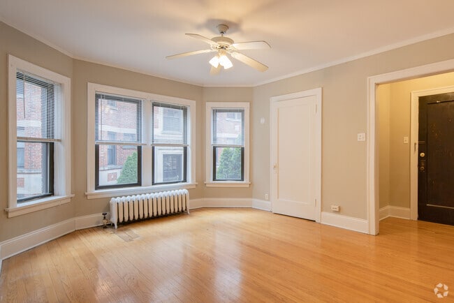 2HAB, 1BA - 805SF - 2129 Ridge Avenue