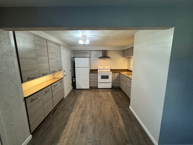 Photo - 505 Simon Dr