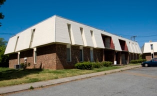 Spring Manor Apartments - Spring Manor Apartments
