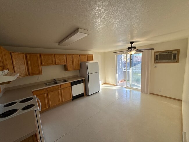 438 NW 17th St Unit 02