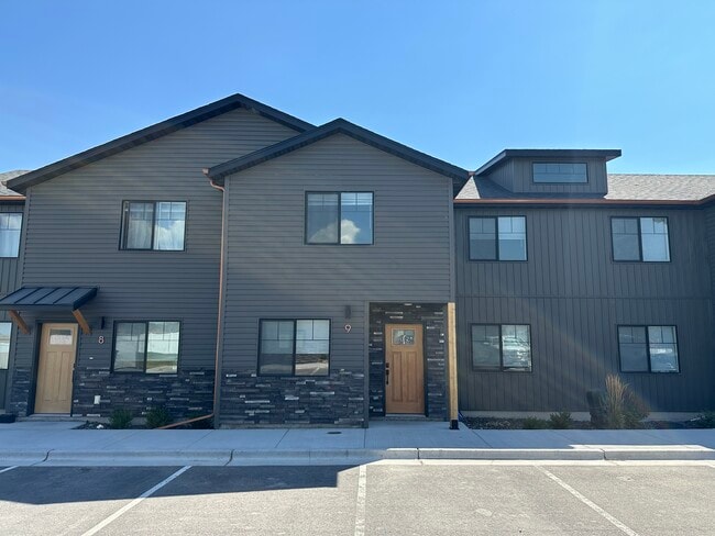 Building Photo - 3780 Philbin Rd Unit 9 Rental