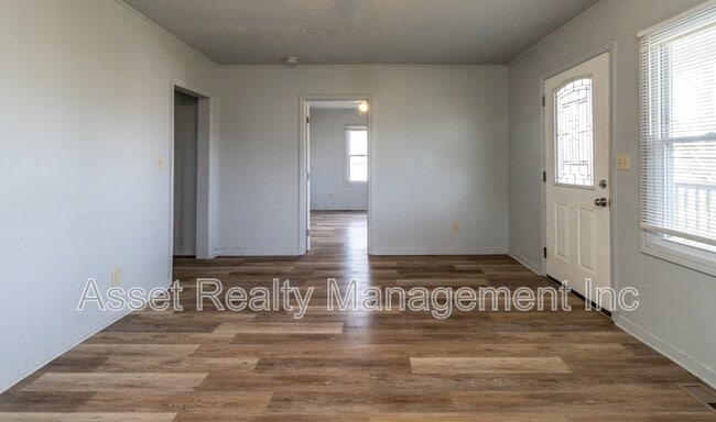 Photo - 218 W Columbia Ave