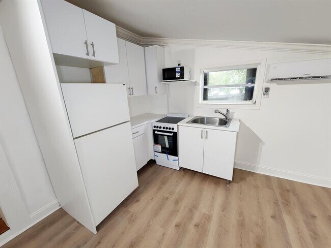 Photo - 701 SW 68th Terrace