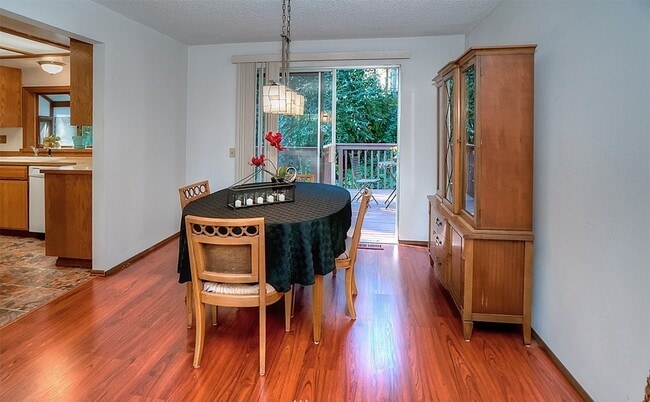 dining room - 8015 172nd Ave NE