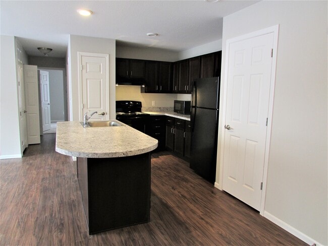 Photo - Rowan Apartments