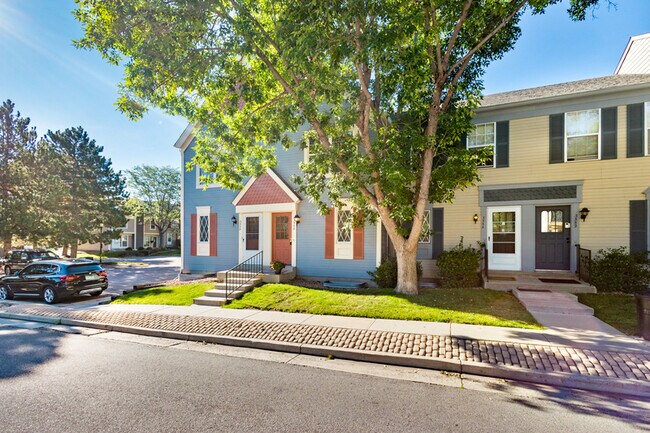 Photo - 3556 Queen Anne Way