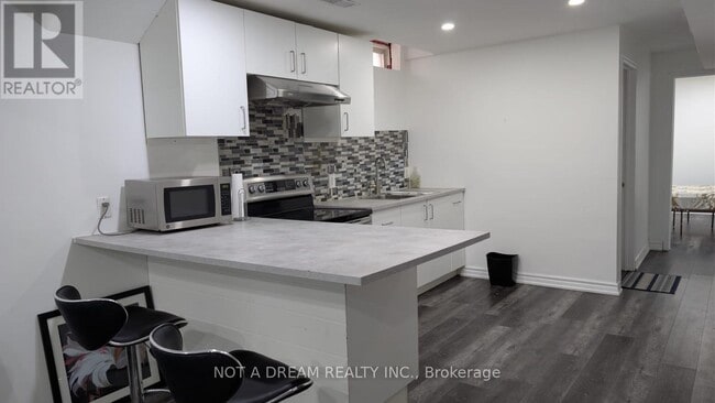 Photo - 95 Medland Ave