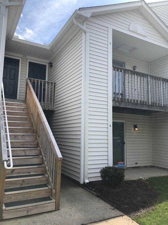 Highly desired unit located in Greenbrier ... - Highly desired unit located in Greenbrier ... Condo Unit B