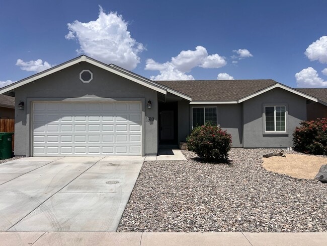 Newer 3-bedroom home in Sundance subdivisi... - Newer 3-bedroom home in Sundance subdivisi...
