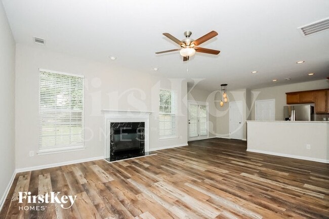 Photo - 105 Meandering Way Ln