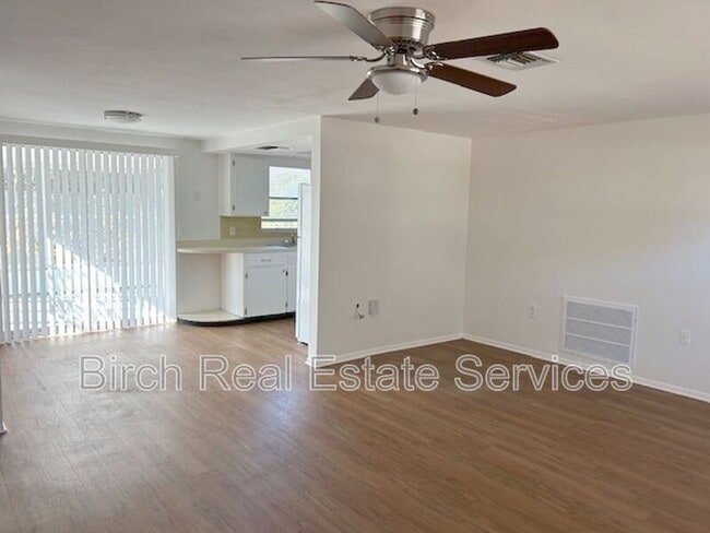 Photo - 4813 Elmwood St