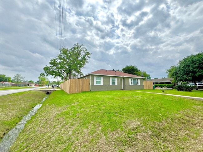 Photo - 13034 Peoria St