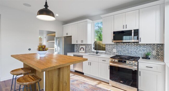 Photo - 5506 Peppertree Pkwy