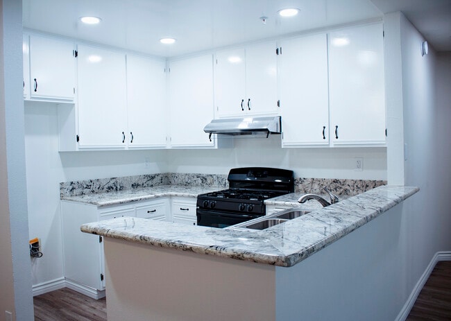 Building Photo - 90 N Michigan Ave Unit 105