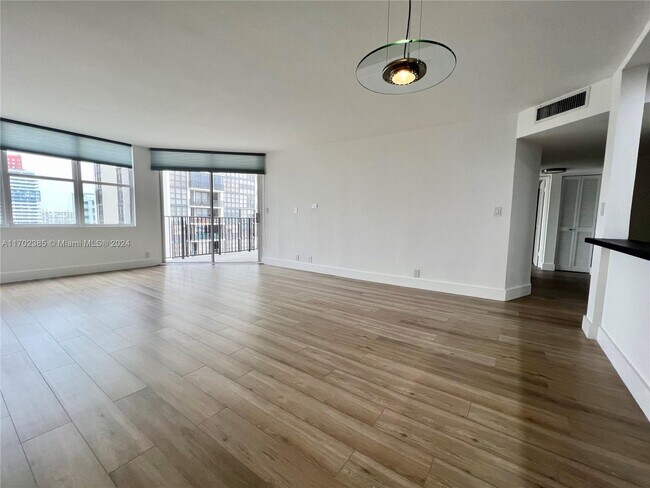 Photo - 1901 Brickell Ave Unit #B1613