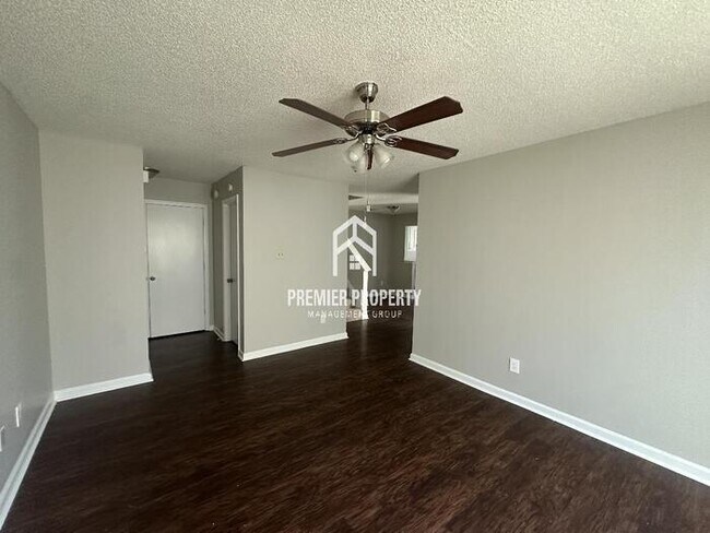 Photo - 2187 Curbertson Cove