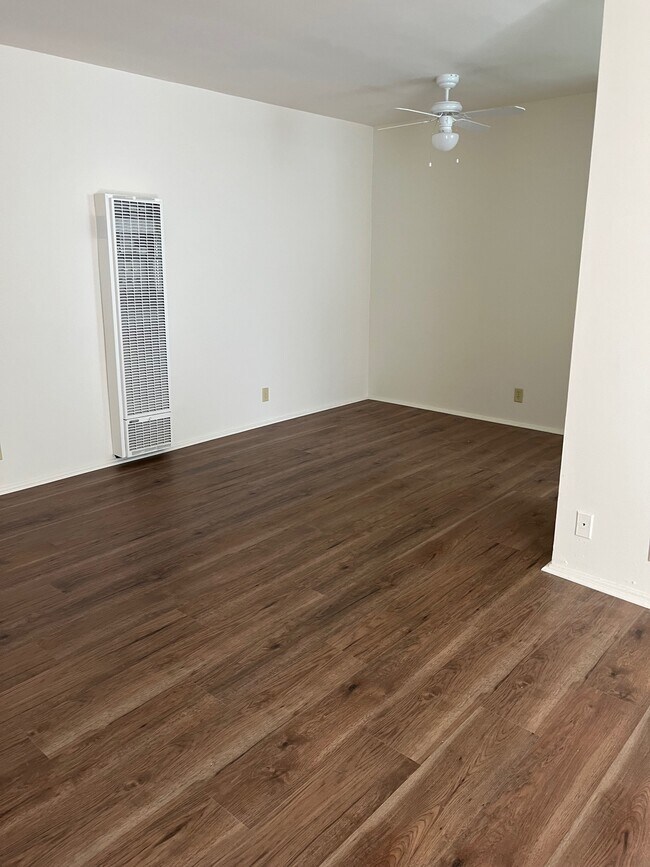 Photo - 827 N Hudson Ave