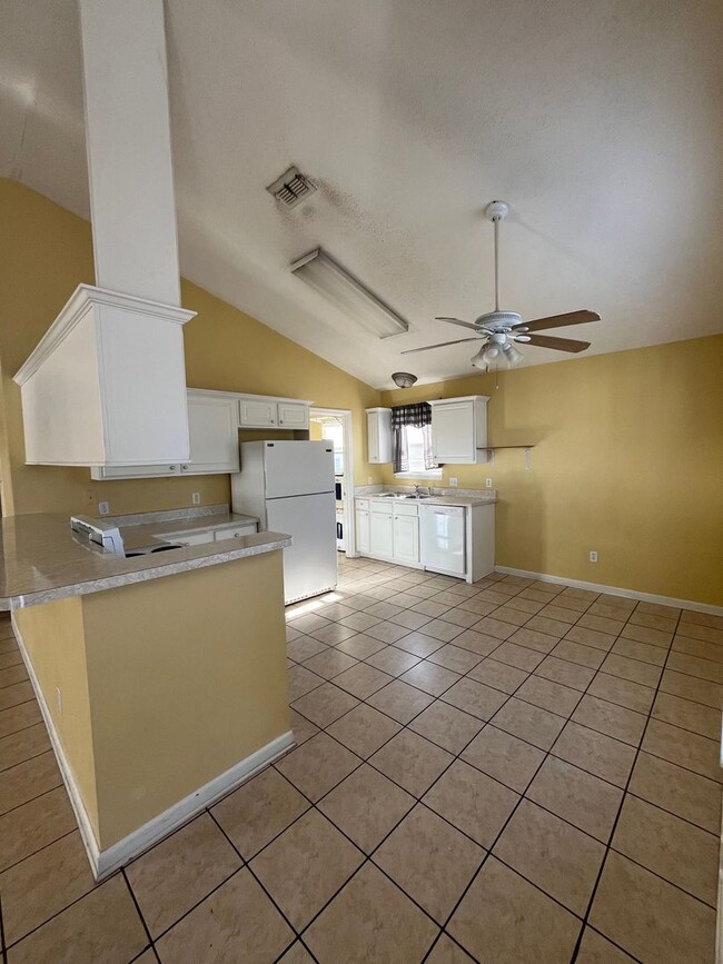 220 Seahorse Wy