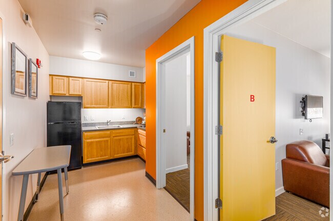2BR, 1BA - 550SF - Living Space