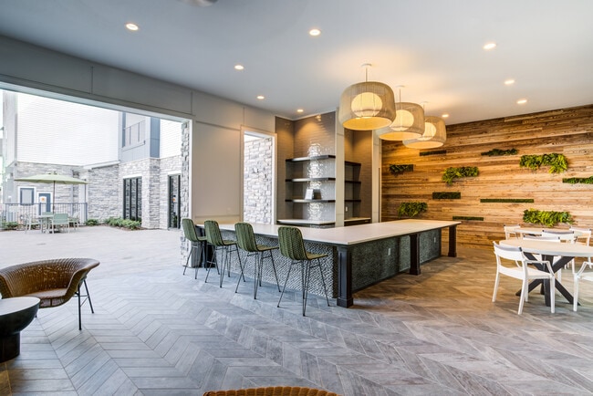 Resident Lounge - Harper Lake Houston