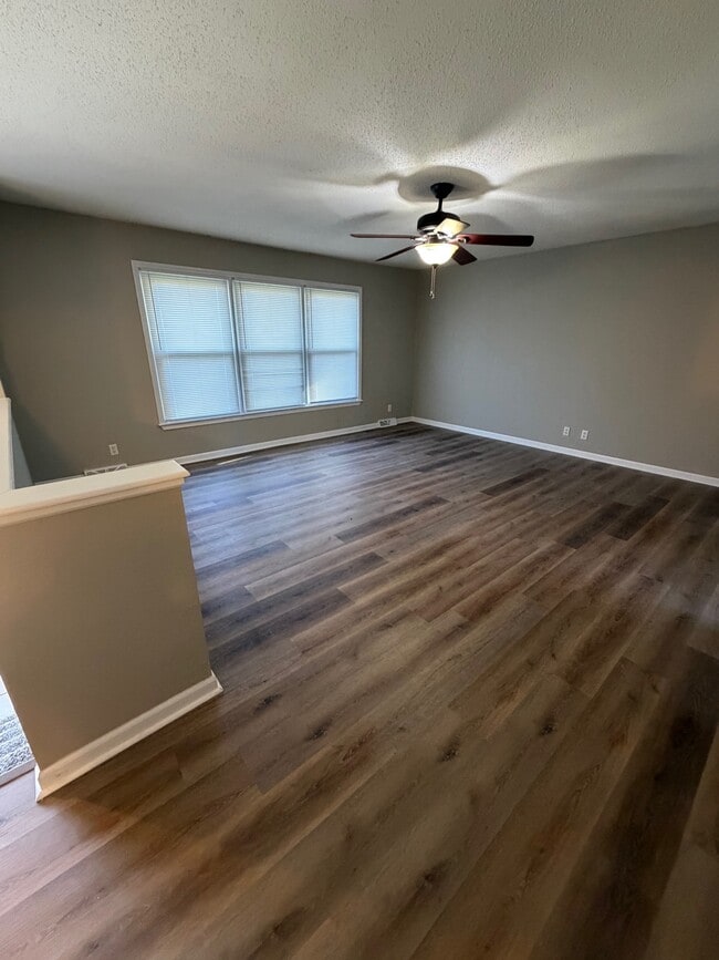 Photo - 1428 Grandview Dr