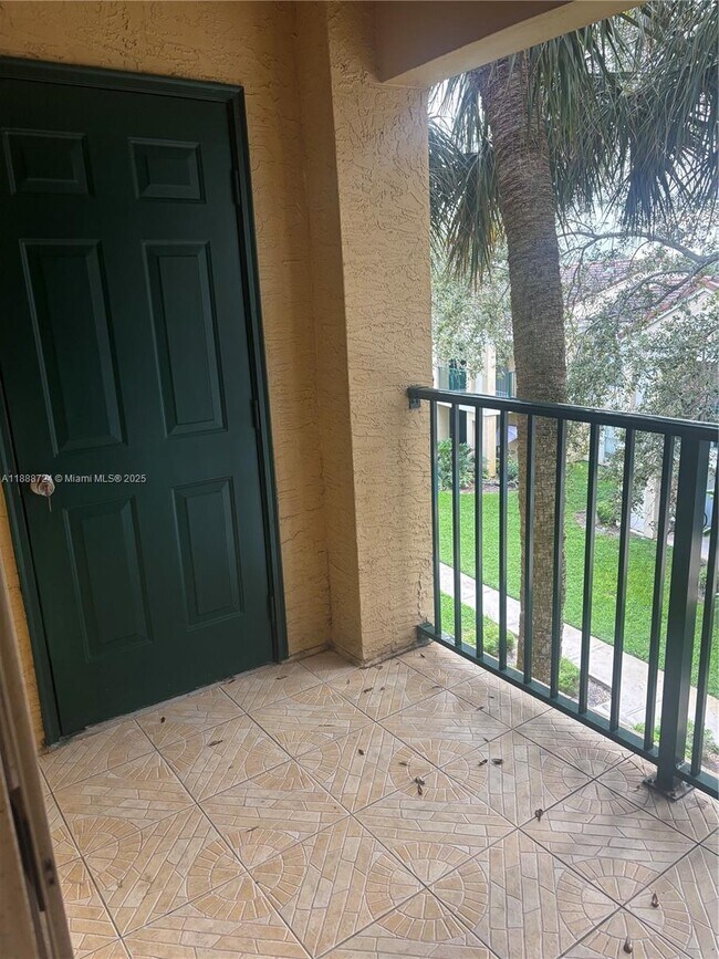 Photo - 875 Riverside Dr Unit 737