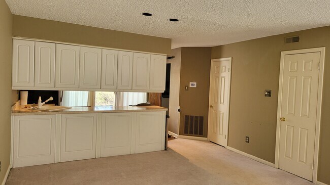 Photo - 348 New Market Ct