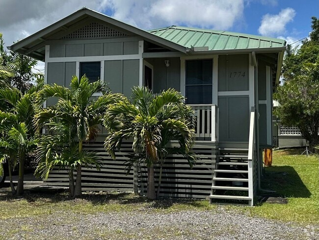 Building Photo - 1774 Kilauea Ave Rental