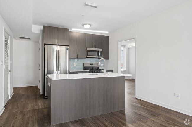 2BR, 2BA - 800SF - Kitchen