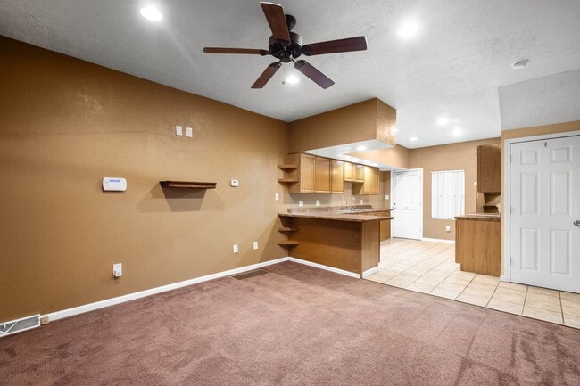 Photo - MOVE IN SPECIAL! SCORE HALF OFF 1ST MONTH'...