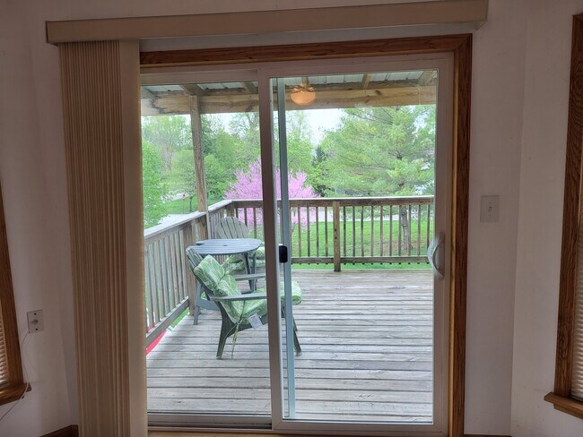 Puerta de cubierta - 312 N Illinois St Unidad 2nd Floor