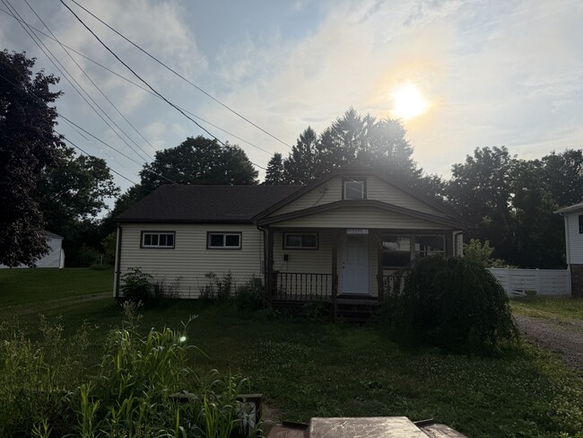 Building Photo - 448 Fritsch Ave