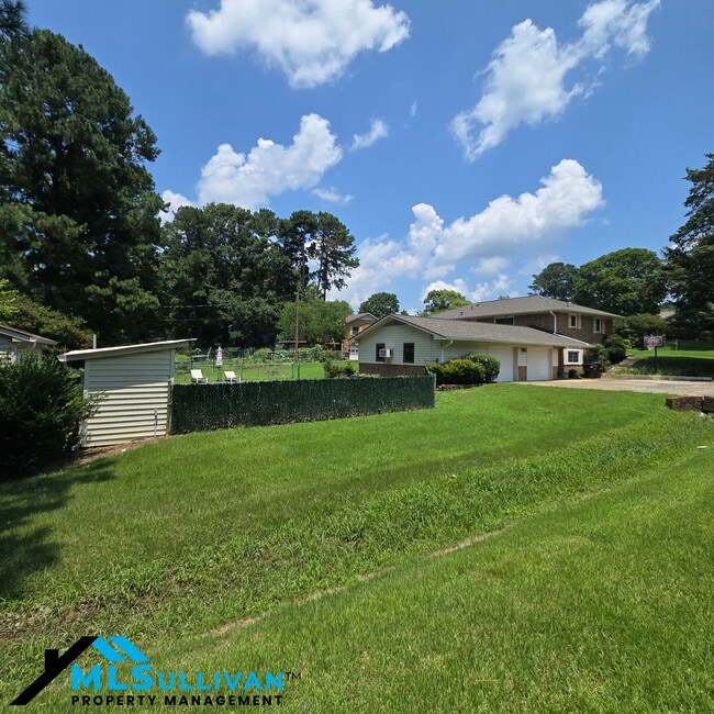 Photo - 2601 Cohnwood Dr House