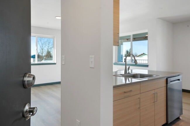 Photo - Hickory Lake