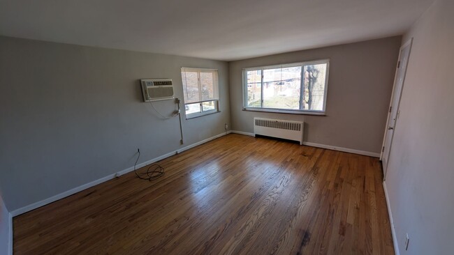 Photo - 5855 Monfort Hills Ave