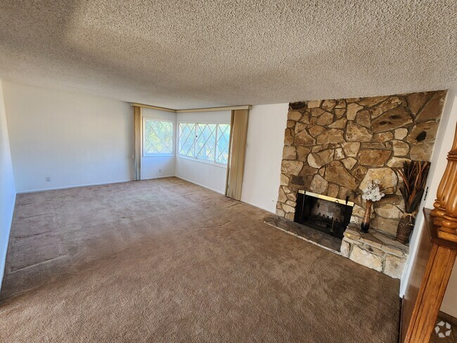 Building Photo - 16386 Shamhart Dr Rental