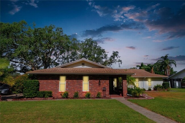 Building Photo - 1624 Sheffield Dr Rental