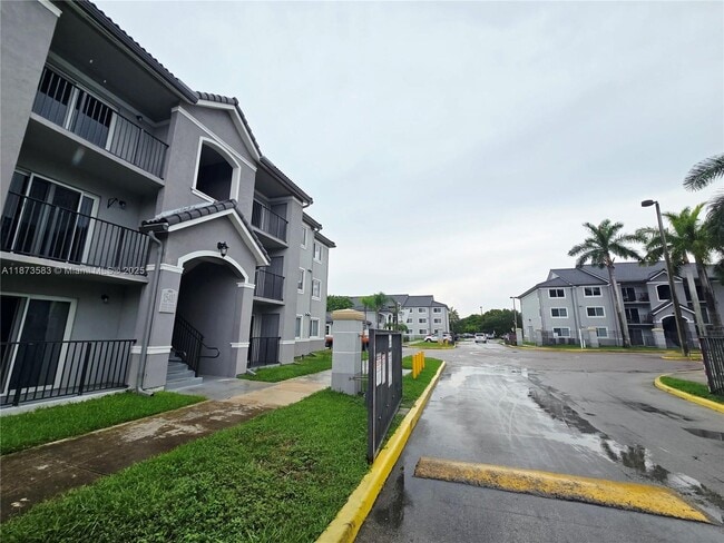 Building Photo - 15410 SW 284th St Unit 8207 Rental