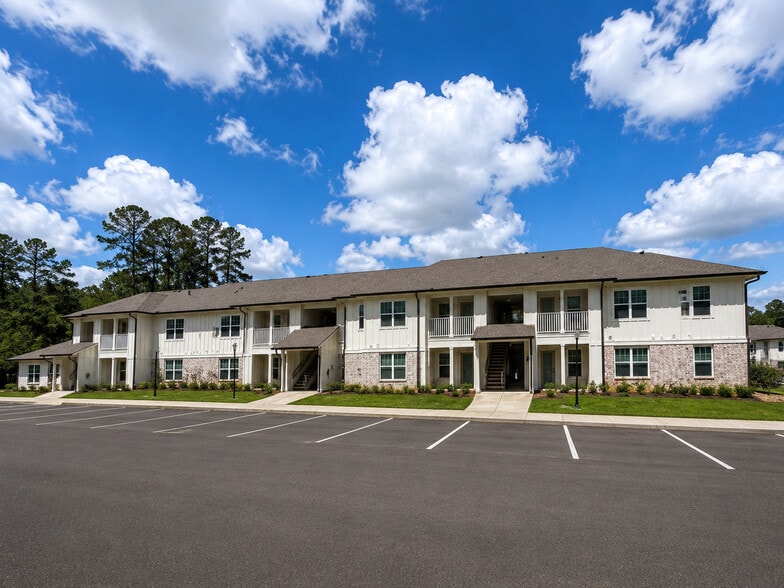 Lakeview Place & Twin Lakes