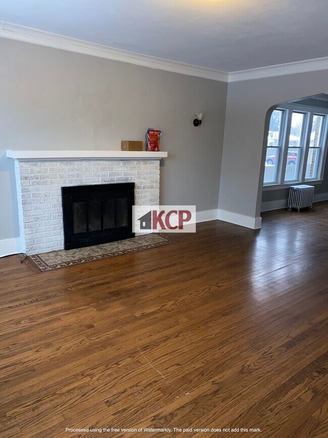 Photo - C2 Properties-442 Hickory Unidad Apt 1(lower)