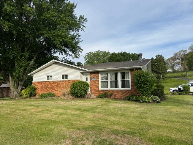 Building Photo - Spacious 3-Bedroom Home on Half-Acre Lot in Top-Rated Pleasant Valley School District!
