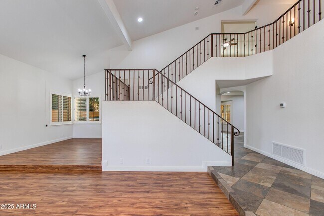 Photo - 5513 E Grovers Ave