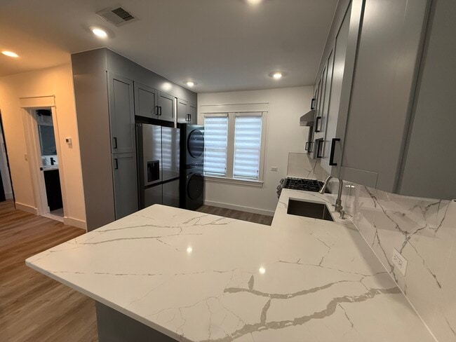 Photo - 517 Lincoln St Unidad 3